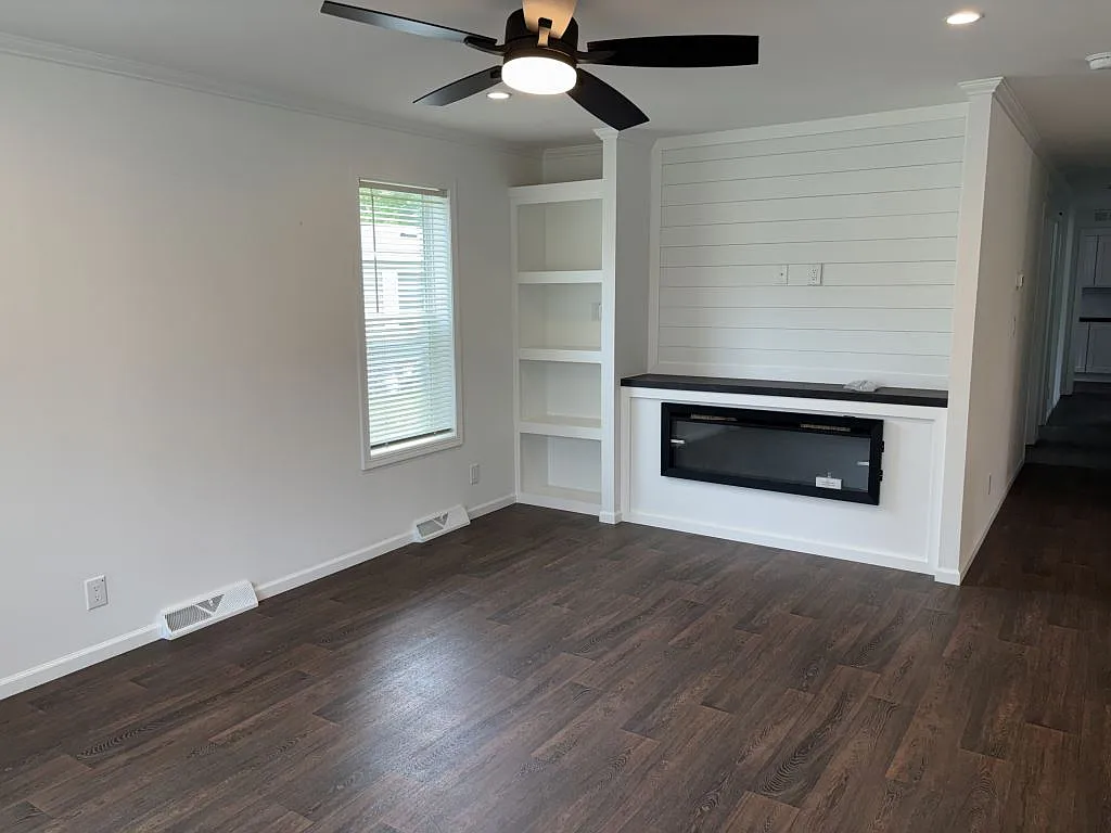 3 bed, 2.0 bath, 1352 sqft, $1,900 — Photo 1