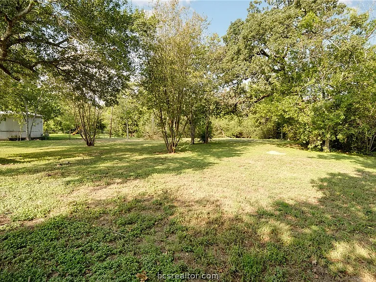 1004 Edgewood Dr — Photo 24