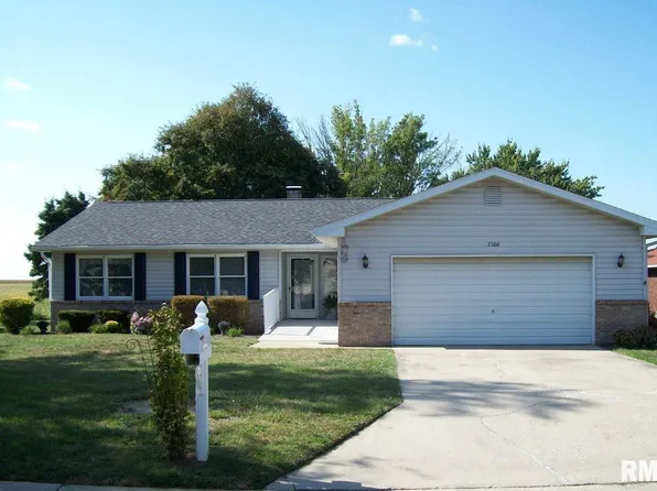 2100 Cypress Dr, South Jacksonville, IL 62650