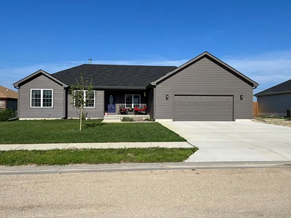 210 N Lindblad Dr, Assaria, KS 67416