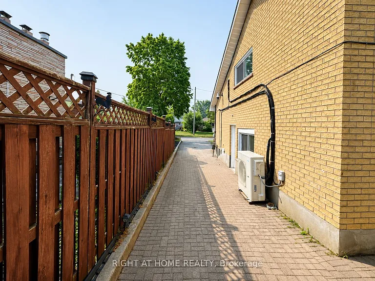 238 Burnside Dr — Photo 13