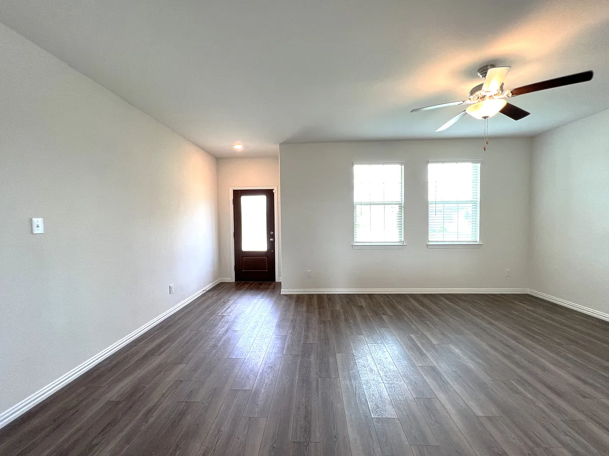 Building Photo - 1511 Avery Pointe Dr