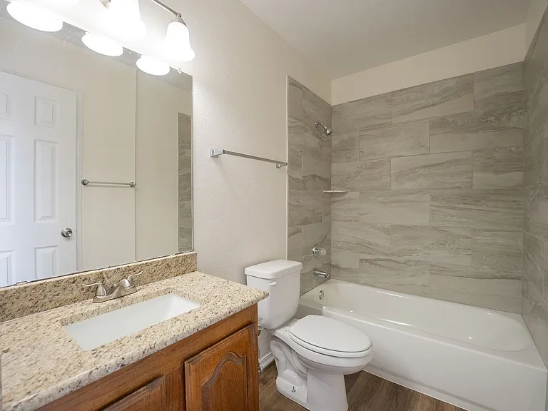 1513 Liberty Ln — Photo 11