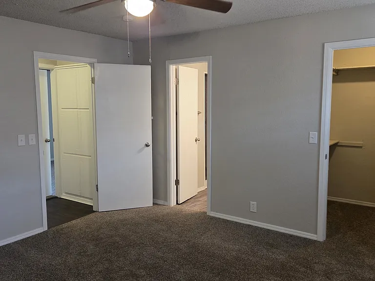 401 Norton Cir — Photo 23