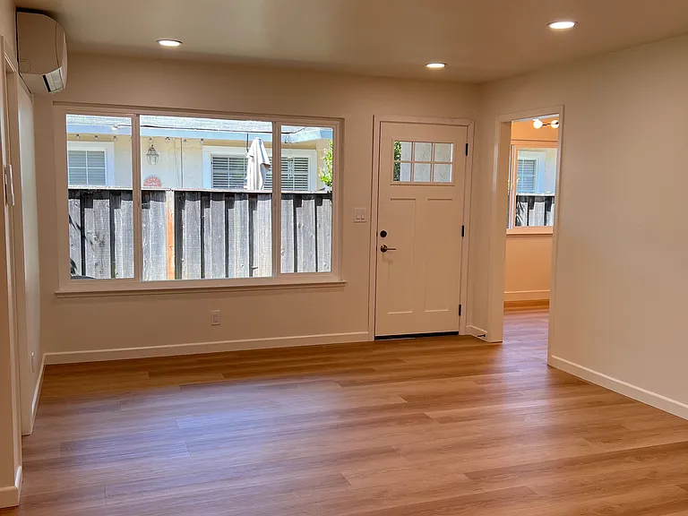 2085 Kim Louise Dr — Photo 3