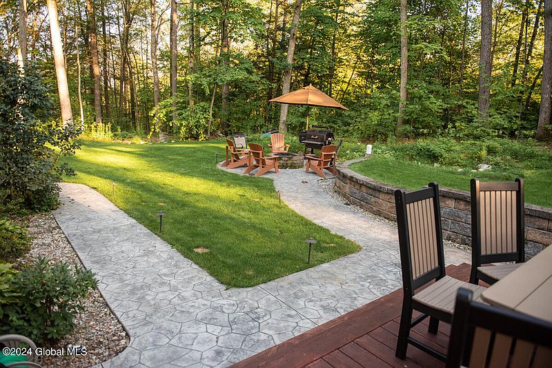 5th image of 4 Blackberry Lane