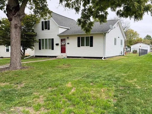 415 N Logan St, Mason City, IL 62664