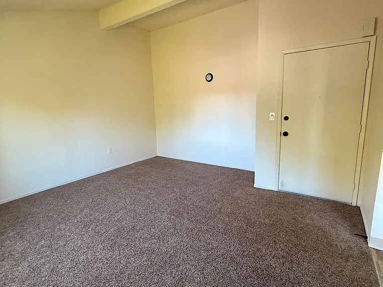 215 Semple St — Photo 14
