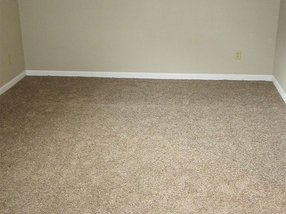 5th image of 1109 13th Ave N APT 1