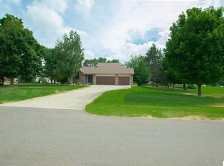 7499 Shotsilk Dr, Jackson, MI 49201