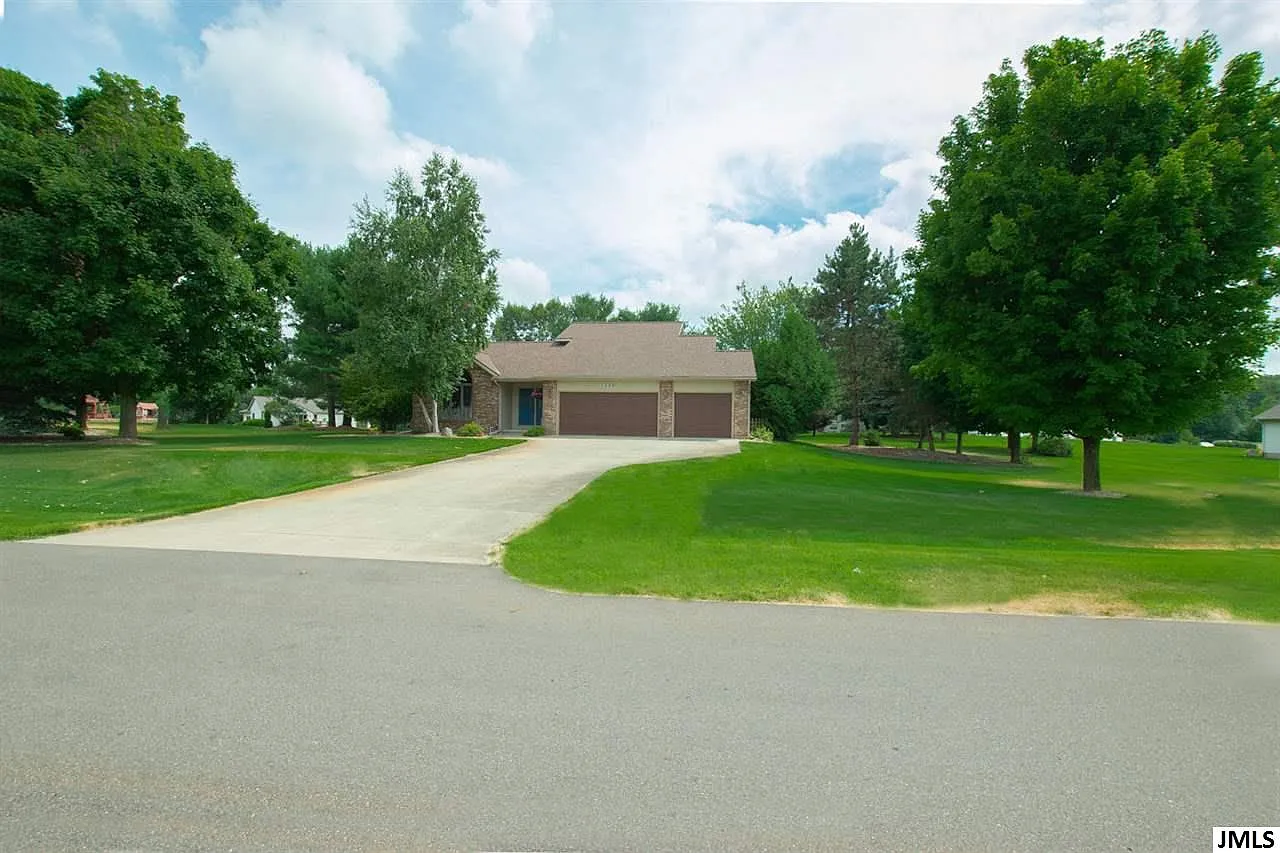 7499 Shotsilk Dr photo 1