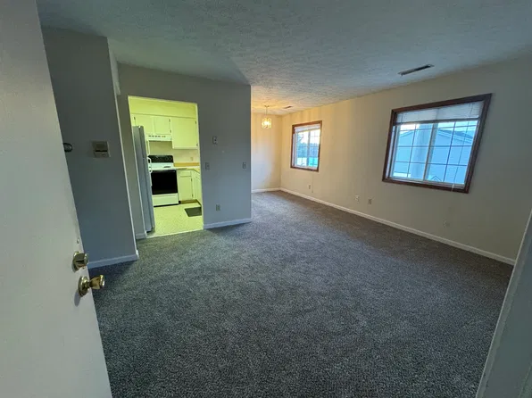 1695 Beechwood Ave NE APT E, North Canton, OH 44720