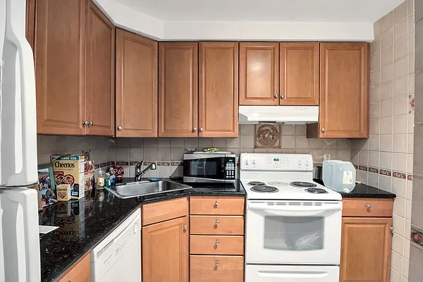 Rented by Compass | media 9