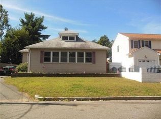 36 Stocker St, Springfield, MA 01129