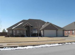 506 Carter Ct, Siloam Springs, AR 72761