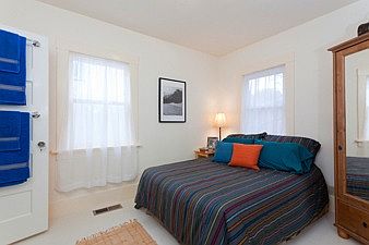 Bedroom 1 :: 1102 Evelyn