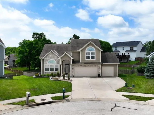 10717 N Manning Ct, Kansas City, MO 64157