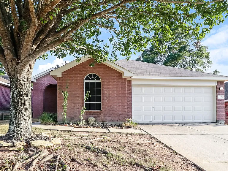 2307 Jefferson Crossing Dr — Photo 1
