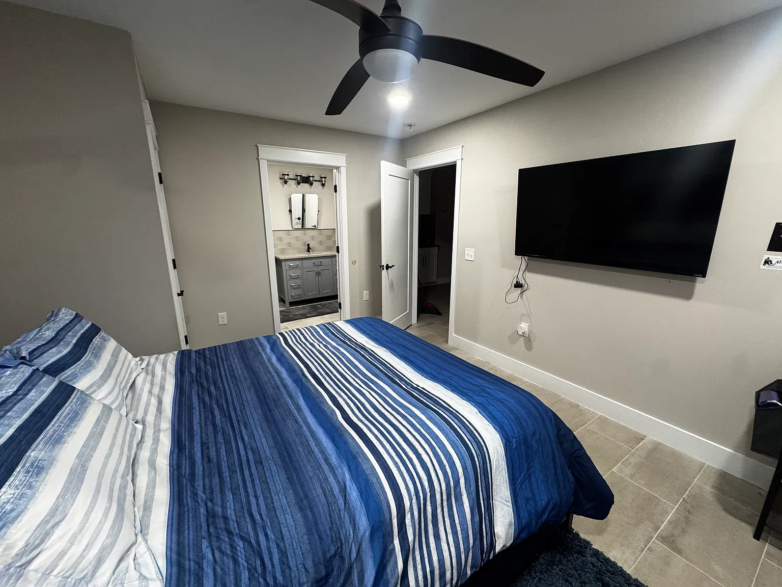 5 bed, 5500 sqft, $1,150 — Photo 2