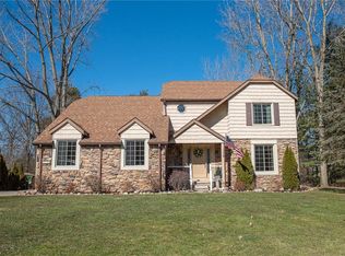 4391 Pine Lake Dr, Medina, OH 44256