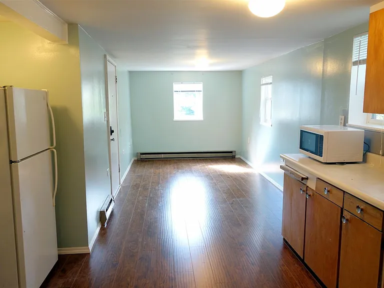 5245 12th Ave NE #BASEMENT — Photo 3