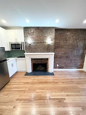 Rented by City Connections Realty | media 9