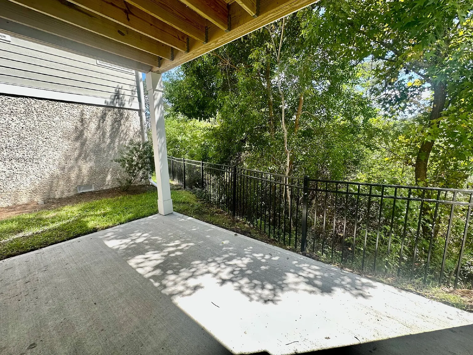 4 bed, 3.0 bath, 2253 sqft, $3,700 — Photo 4
