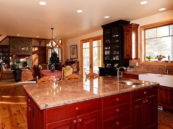 Kitchen / Living Room