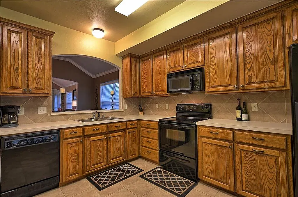 3 bed, 1815 sqft, $2,400 — Photo 3