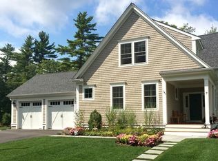 19 Fieldstone Dr, Mattapoisett, MA 02739