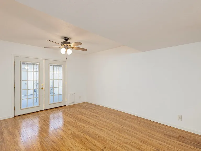 1908 Leslie Dr — Photo 20