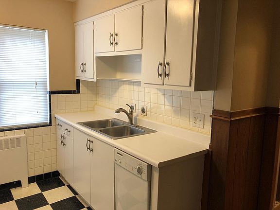 Kitchen includes dishwasher