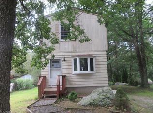 15 Newfield Rd, Hewitt, NJ 07421