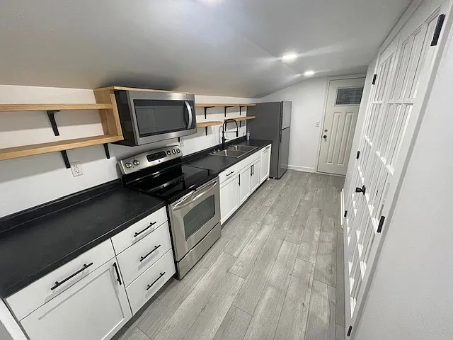 332 E South Ave #C