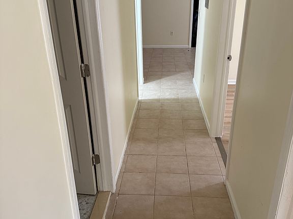 3rd image of 20 Hinsdale Pl #3