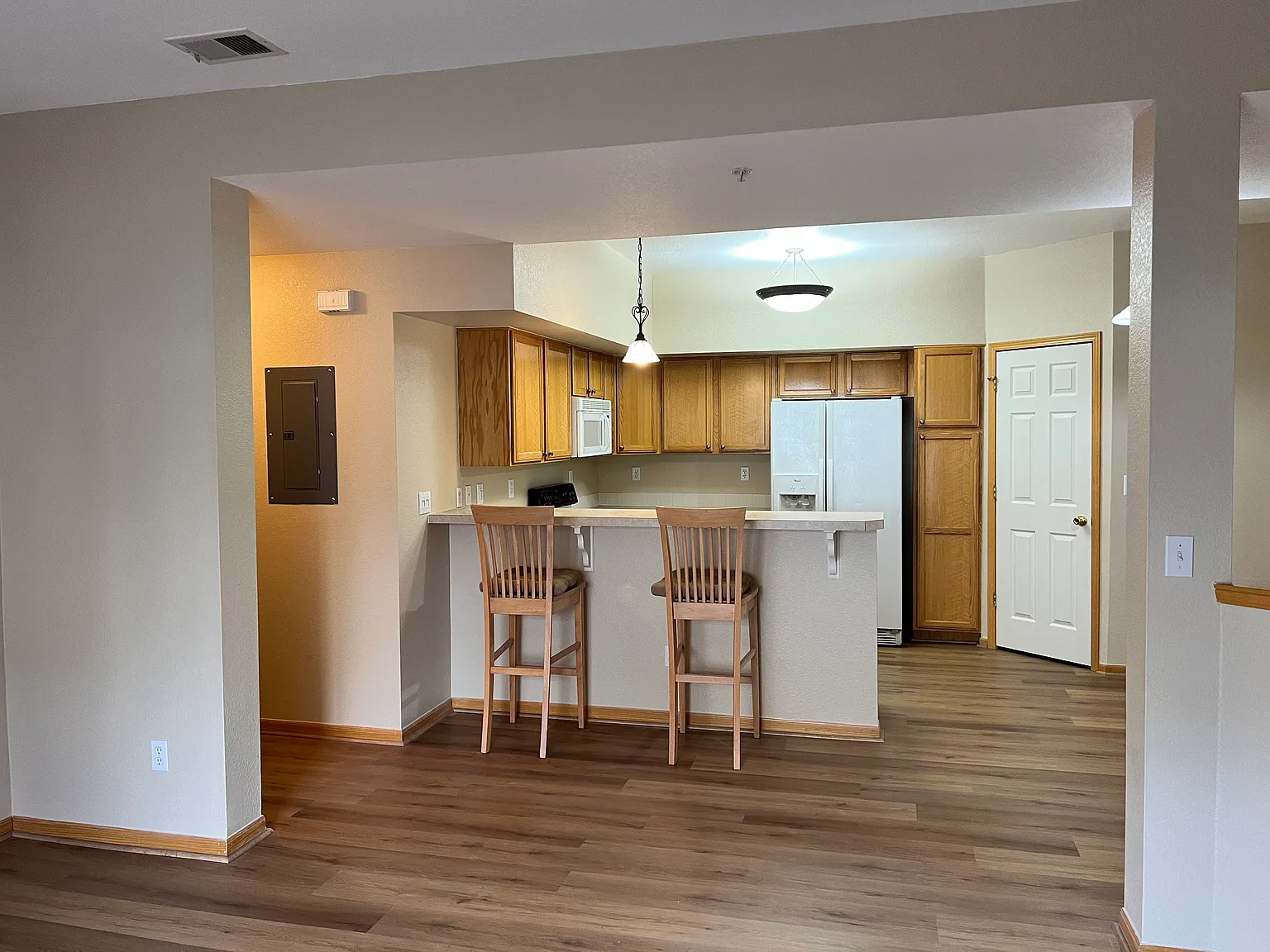 3945 Landings Dr — Photo 4
