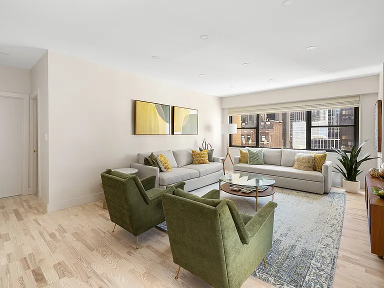58 W 58th St #21F — Photo 4