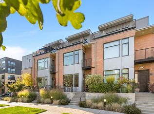 1652 NW Riverscape St, Portland, OR 97209