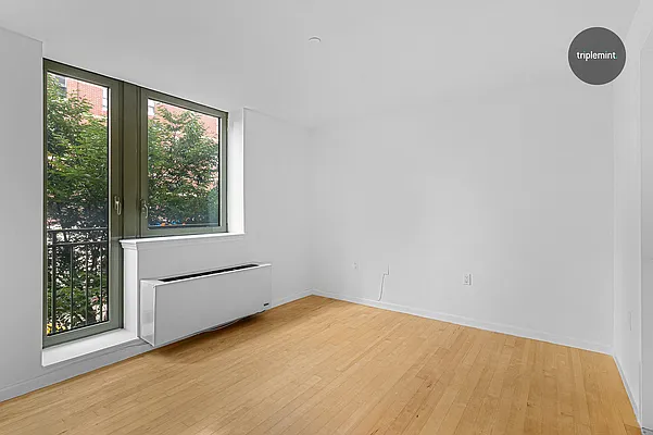 Sold by Triplemint | media 18