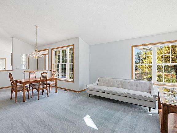 4th image of 5758 Willow Ln