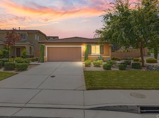 35207 Angel Falls Dr, Lake Elsinore, CA 92532