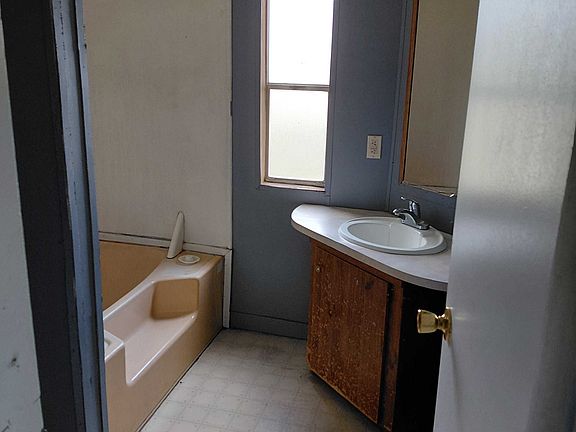 5th image of 224 Hucks Way Unit 38