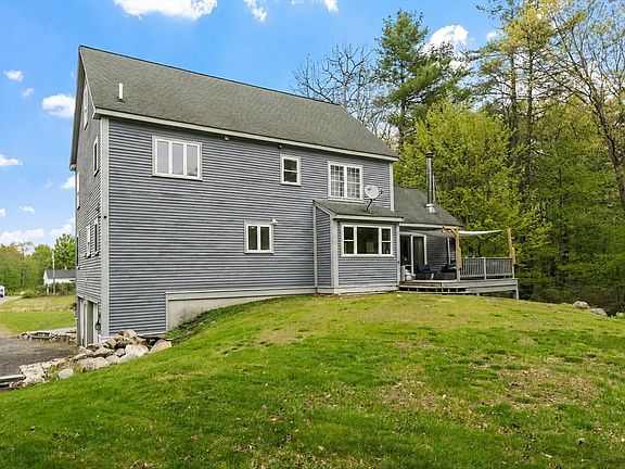 3rd image of 731 Foster Rd