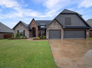 3764 E Blue Stone Dr, Fayetteville, AR 72764