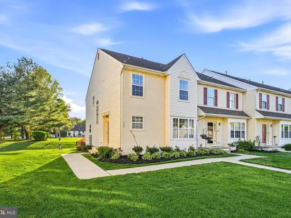 327 Allens Ln, Mullica Hill, NJ 08062
