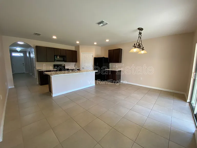 3425 Cancun Ct — Photo 20