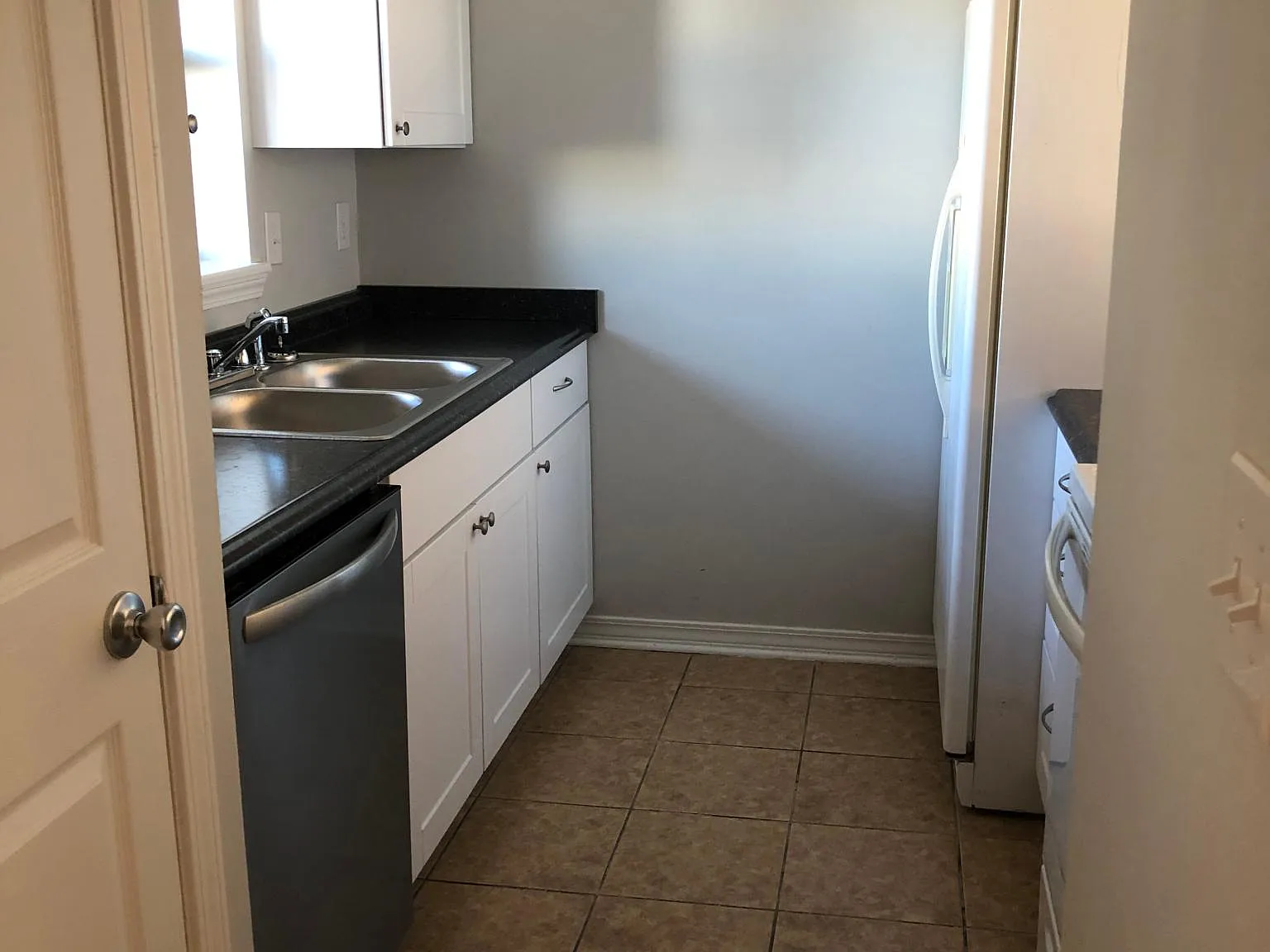 1 bed, 792 sqft, $1,000 — Photo 3