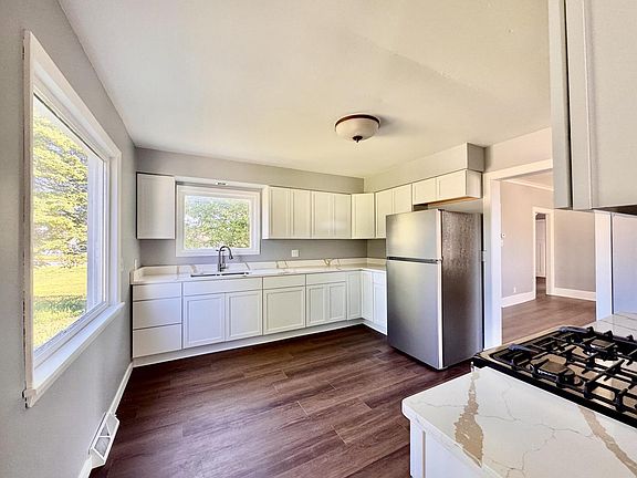 5th image of 2512 S 10th STREET