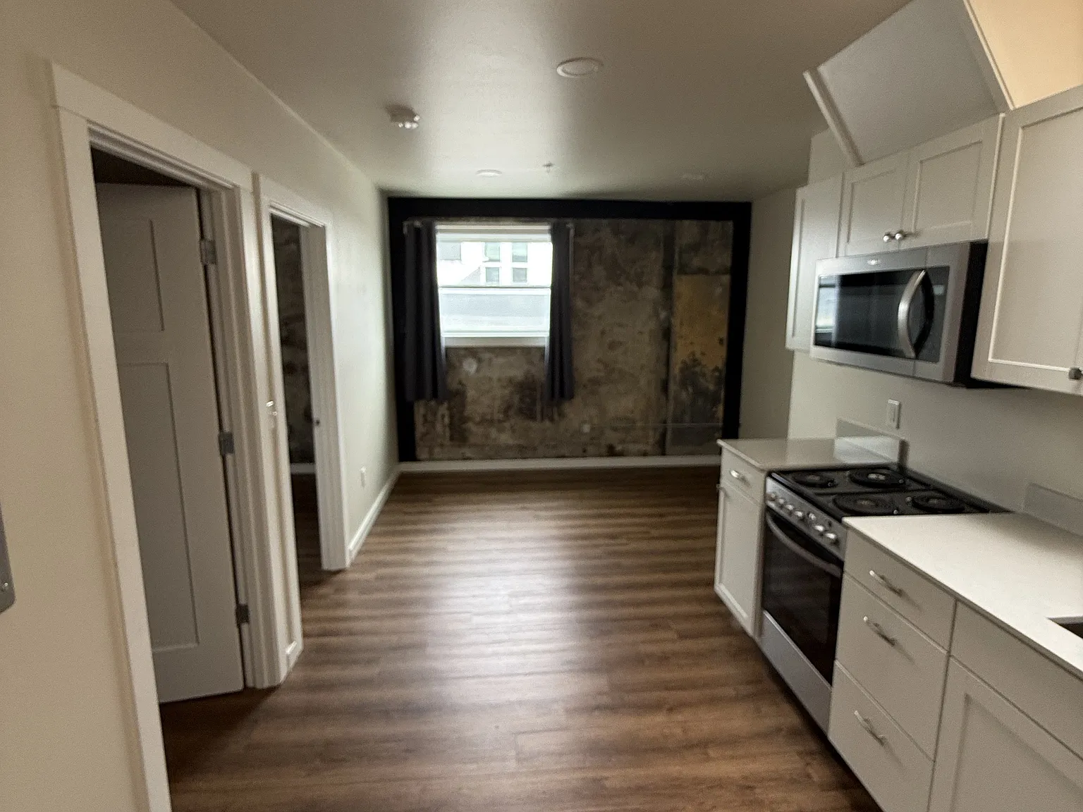 1 bed, $945 — Photo 2