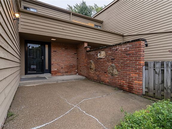 2nd image of 137 Kimrose Ln